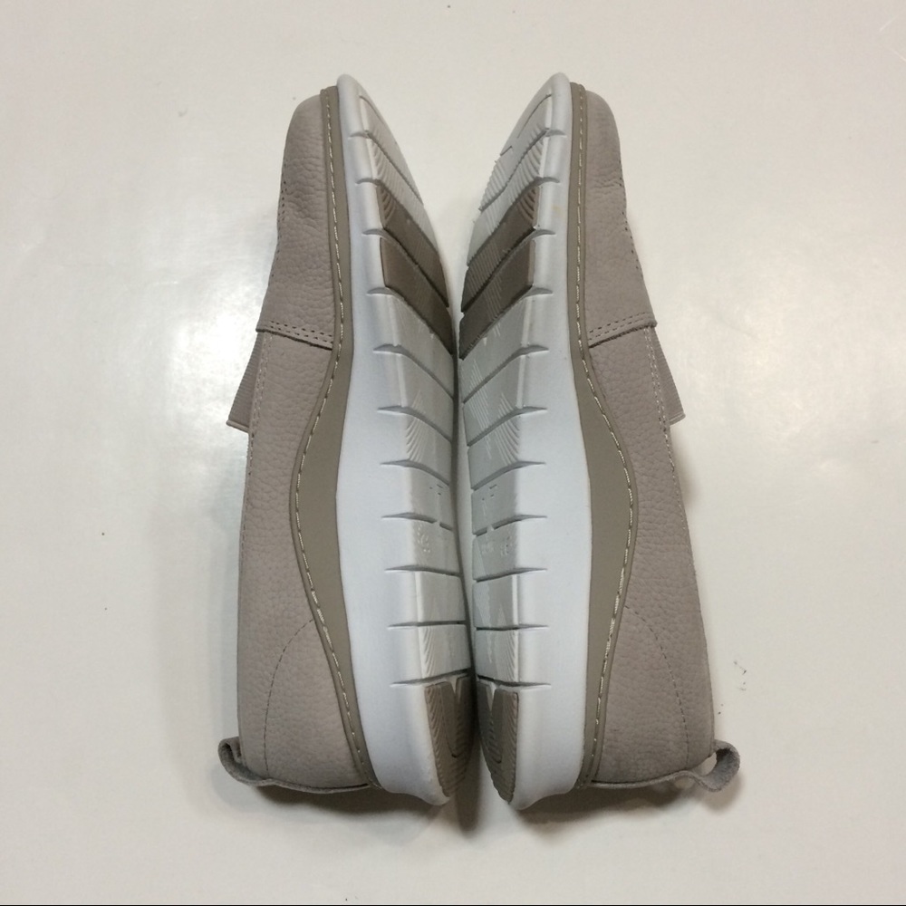 Vionic Roxan Nubuck Slip-On - Picture 4 of 12